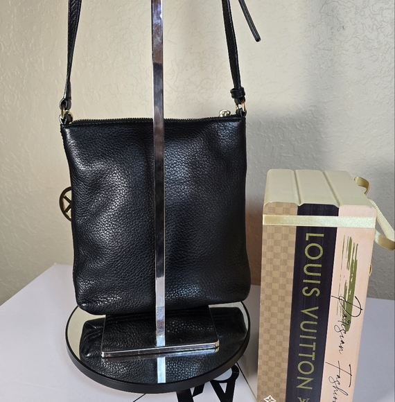 ⭐️Michael Kors Black Leather Tassle Crossbody with Dust Bag - Picture 5 of 16